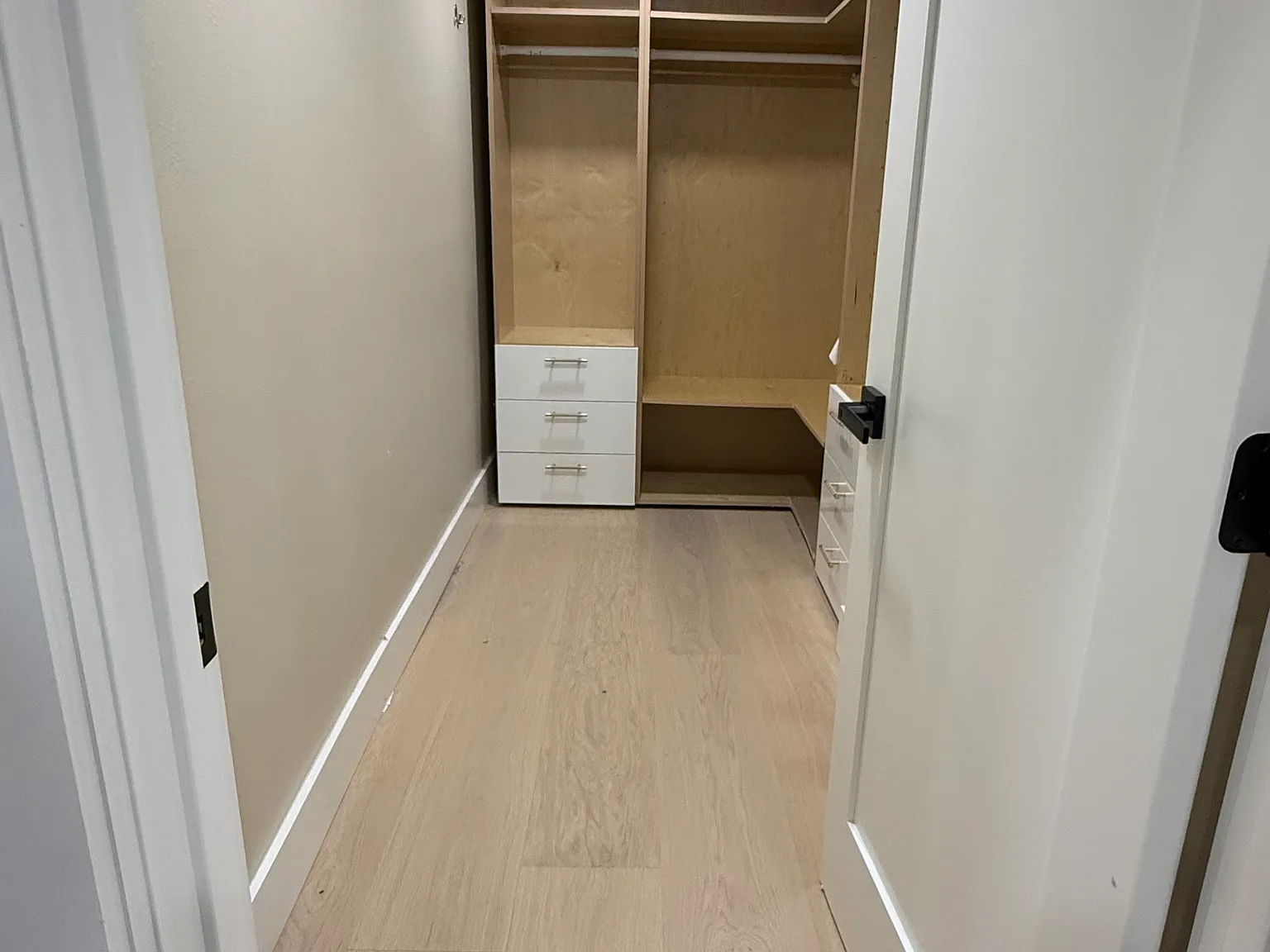Studio, 549 sqft, $3,300 — Photo 1