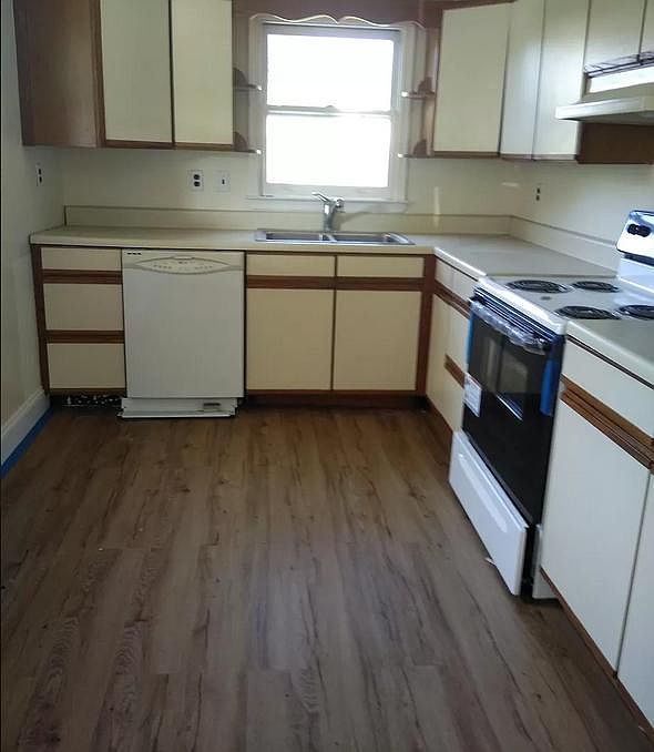 2nd image of 4675 Hull Ave