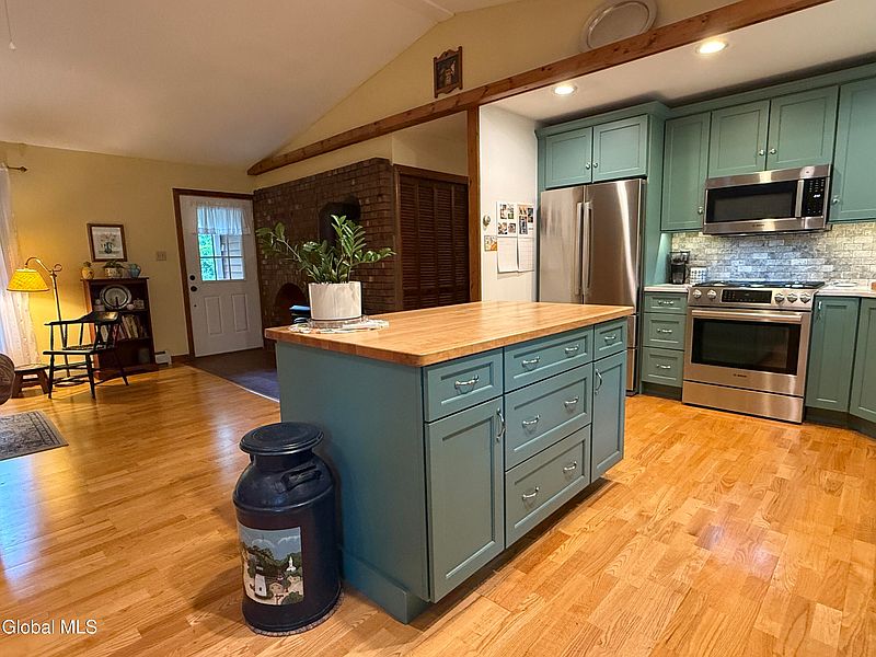 5th image of 60 Morgan Court