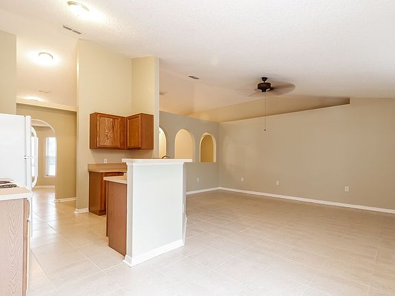 4th image of 2925 Courtland Blvd