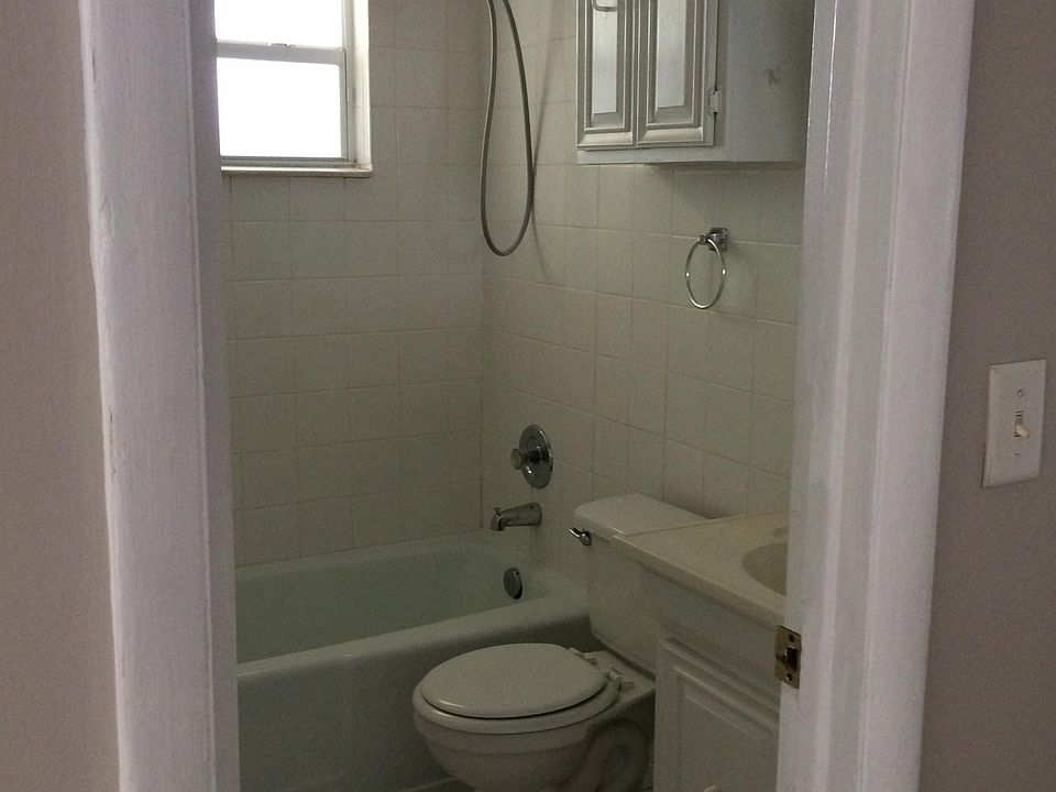 2nd image of 715 W Las Olas Blvd APT 2