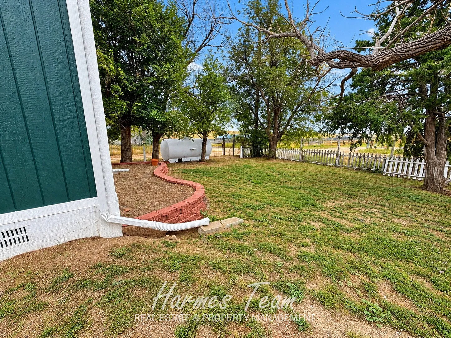 3 bed, 2.0 bath, 1216 sqft, $2,750 — Photo 3