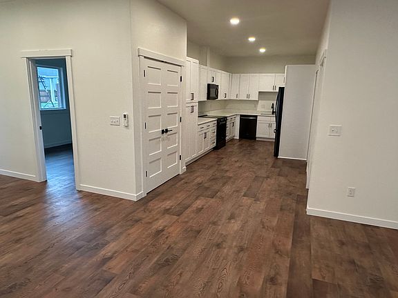 3rd image of 800 Quail Glenn Dr