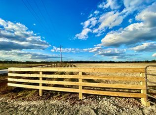 8207 S Hickory Loop, Calvert, TX 77837