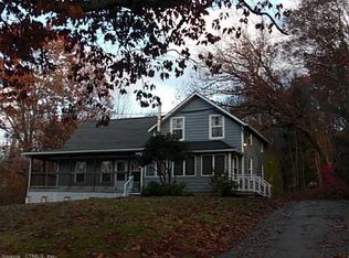 124 Wawecus St, Norwich, CT 06360