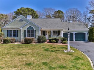 16 Starbeam Ln, Hyannis, MA 02601
