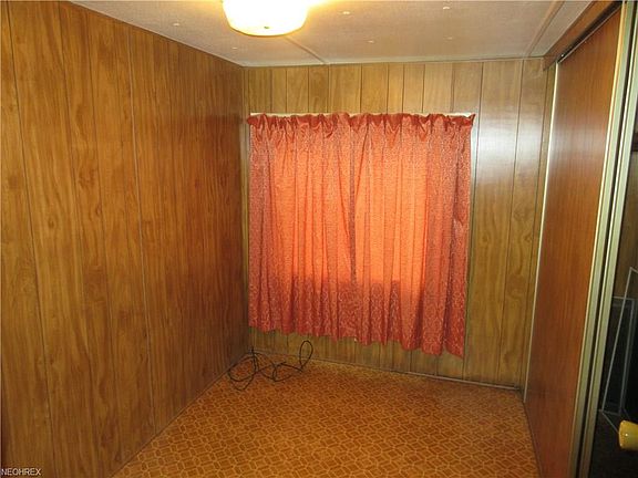 4th image of 831 Zella Ave NW