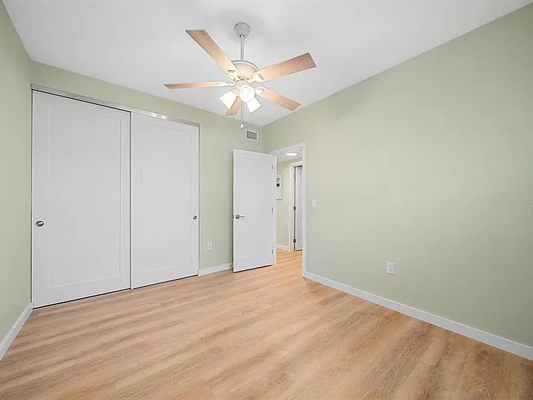 5865 Tidewood Ave #8 — Photo 23