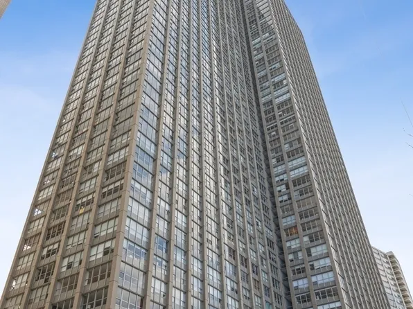 655 W Irving Park Rd, Chicago, IL