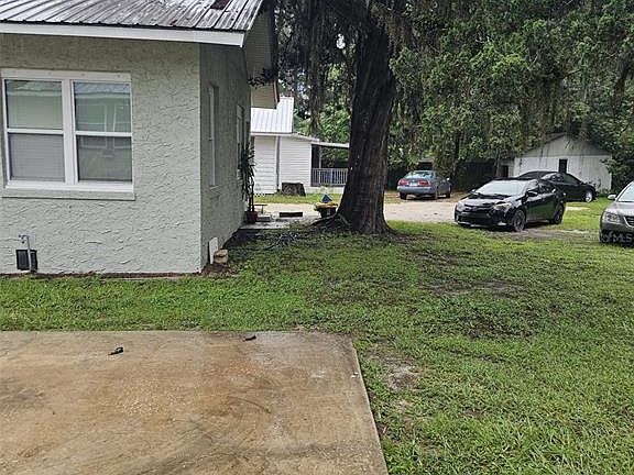 2nd image of 627 NE 8TH AVENUE