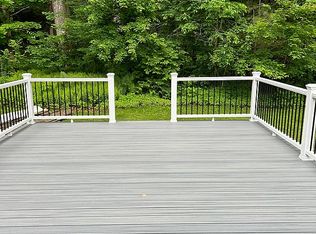 55 Rip Van Ln, Saratoga Springs, NY 12866