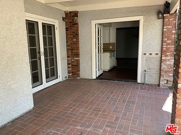 3rd image of 18837 Hatteras St Unit 102
