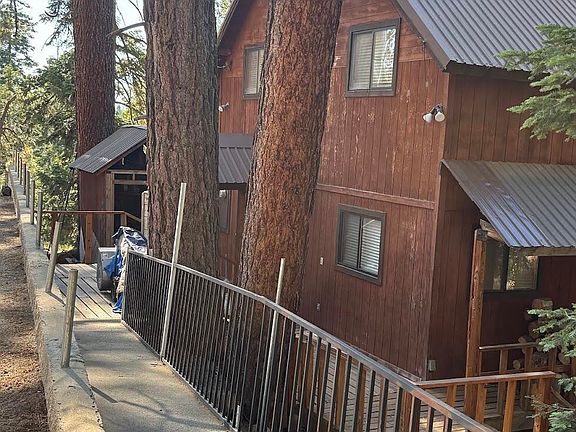 4th image of 58072 Summit Drive