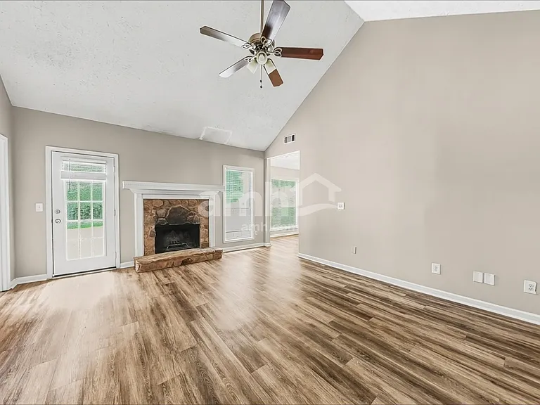 2535 Lakeview Trl — Photo 7