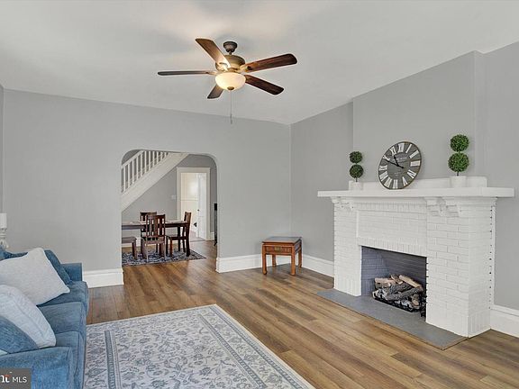4th image of 262 Seneca St