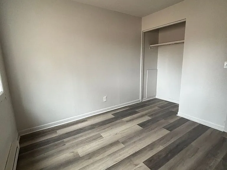 Cedar Crest Apartments — Photo 6