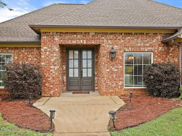 106 Sumter Dr, Canton, MS 39046