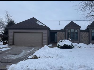 5649 Firethorne Dr, Bay City, MI, 48706