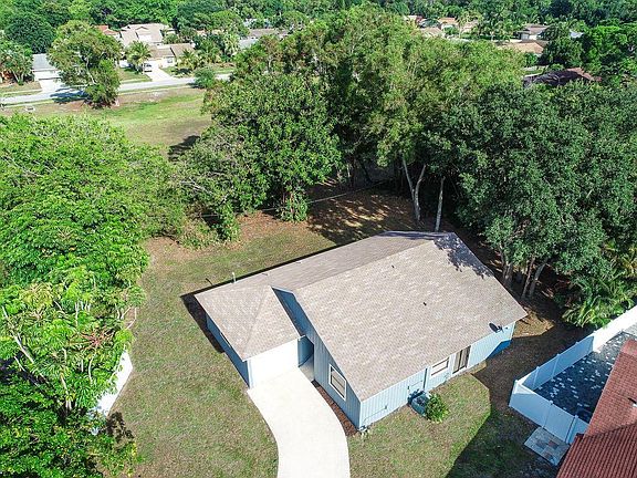2nd image of 3896 Tracewood Ln