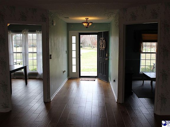 4th image of 1610 Plantation Dr