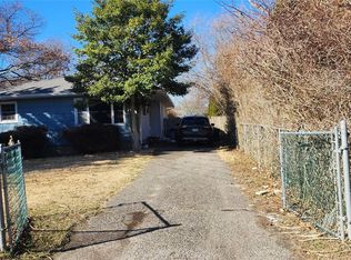 123 St George Drive E, Shirley, NY