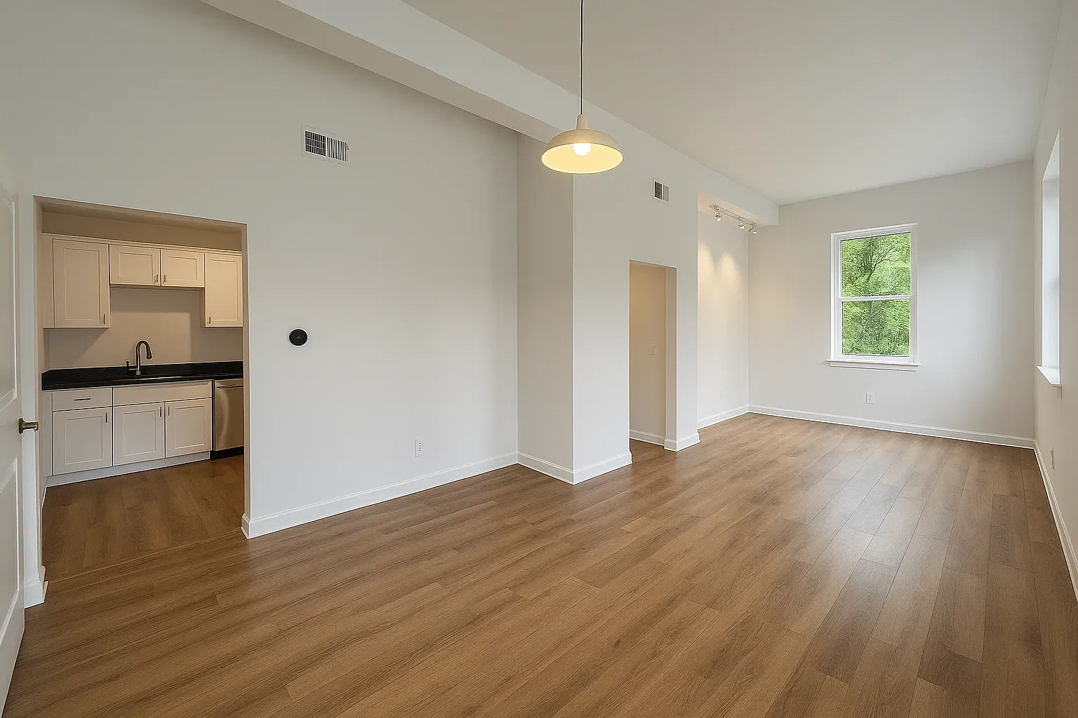 3 bed, 1300 sqft, $2,800 — Photo 1