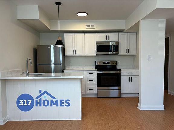 3rd image of 727 Fairfield Ave #104