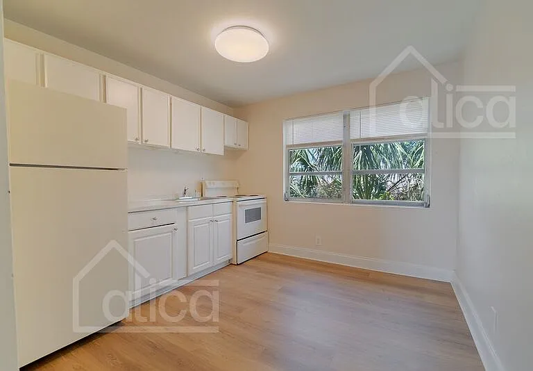 801 N Sapodilla Ave #1 — Photo 5