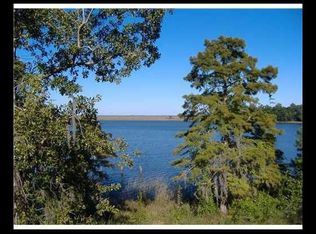 916 Farragut Lake Rd, Gautier, MS 39553