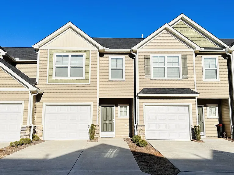 813 Stonebriar St — Photo 1