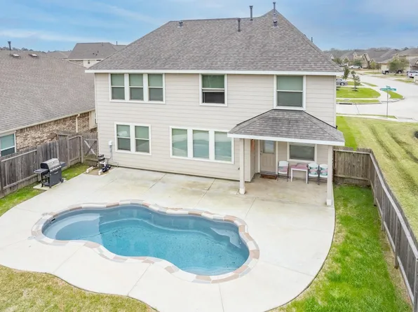 403 American Black Bear Dr, Crosby, TX 77532