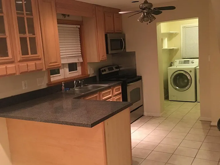26 Bates St NW #A — Photo 4