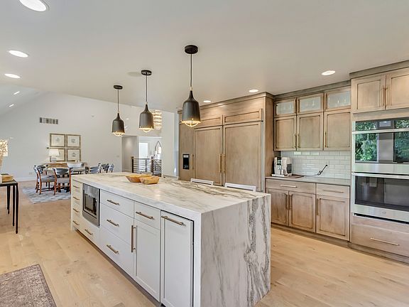 3rd image of 1359 N Moyle Dr