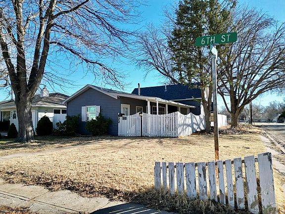 4th image of 622 S 6th St