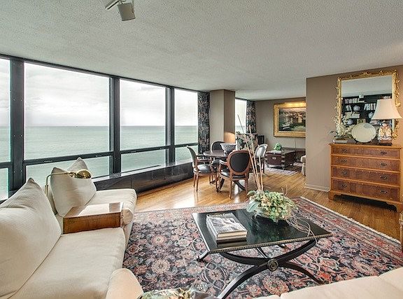 3rd image of 900 N Lake Shore Dr APT 1813