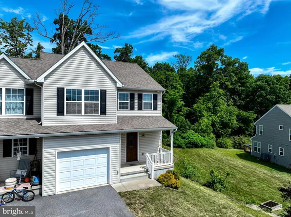 271 Wildflower Dr, East Earl, PA 17519