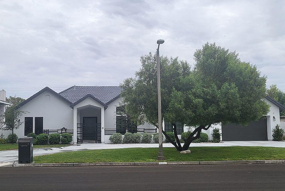 1st image of 1213 Park Cir