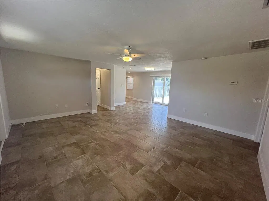 2 bed, 2.0 bath, 1200 sqft, $1,950 — Photo 3