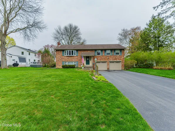 1176 Fernwood Drive, Niskayuna, NY 12309