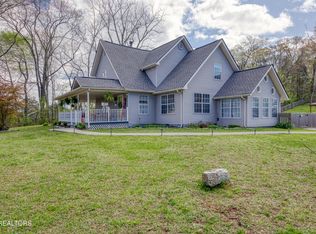 1708 Mountain Rd, Clinton, TN 37705