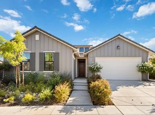 1022 Moonrise Way, Madera, CA 93636