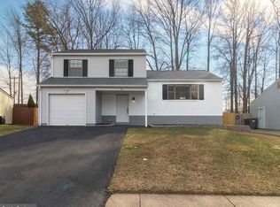 3 Broadleaf Dr, Newark, DE 19702