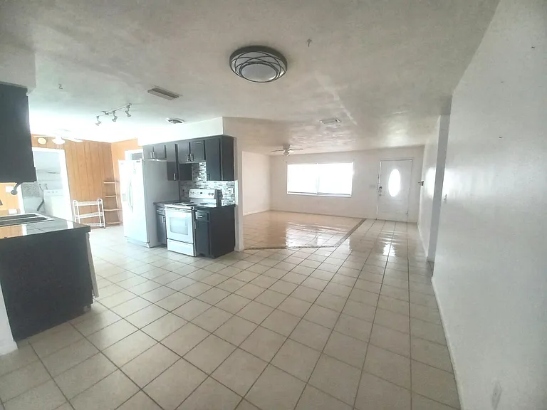 33 S Lincoln Ave — Photo 6