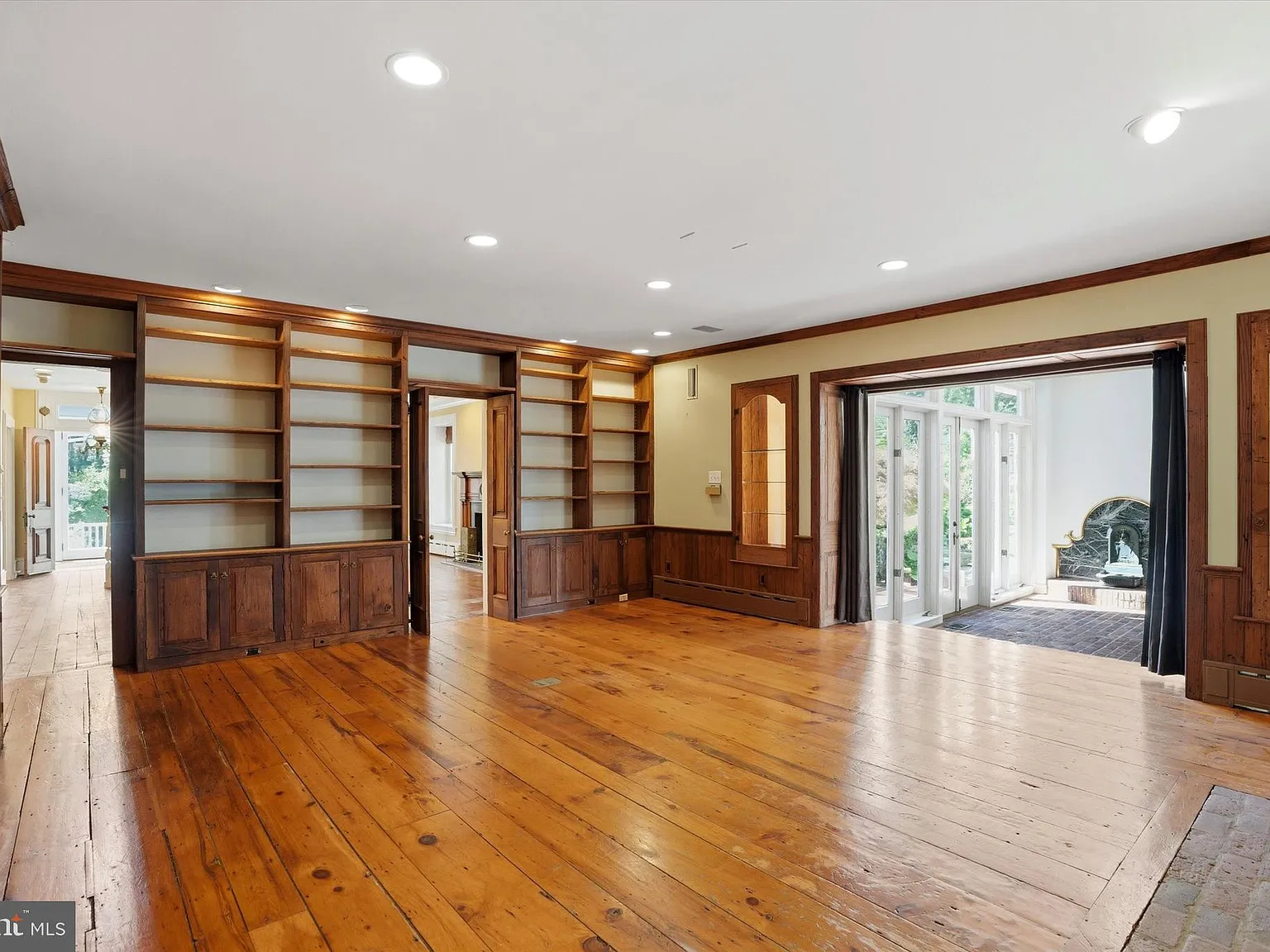 4 bed, 3.5 bath, 4000 sqft, $4,750 — Photo 3