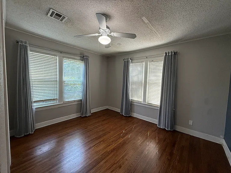 1348 S Florence Ave — Photo 8