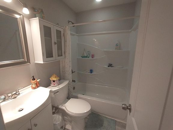 5th image of 7429 Spartan Ave