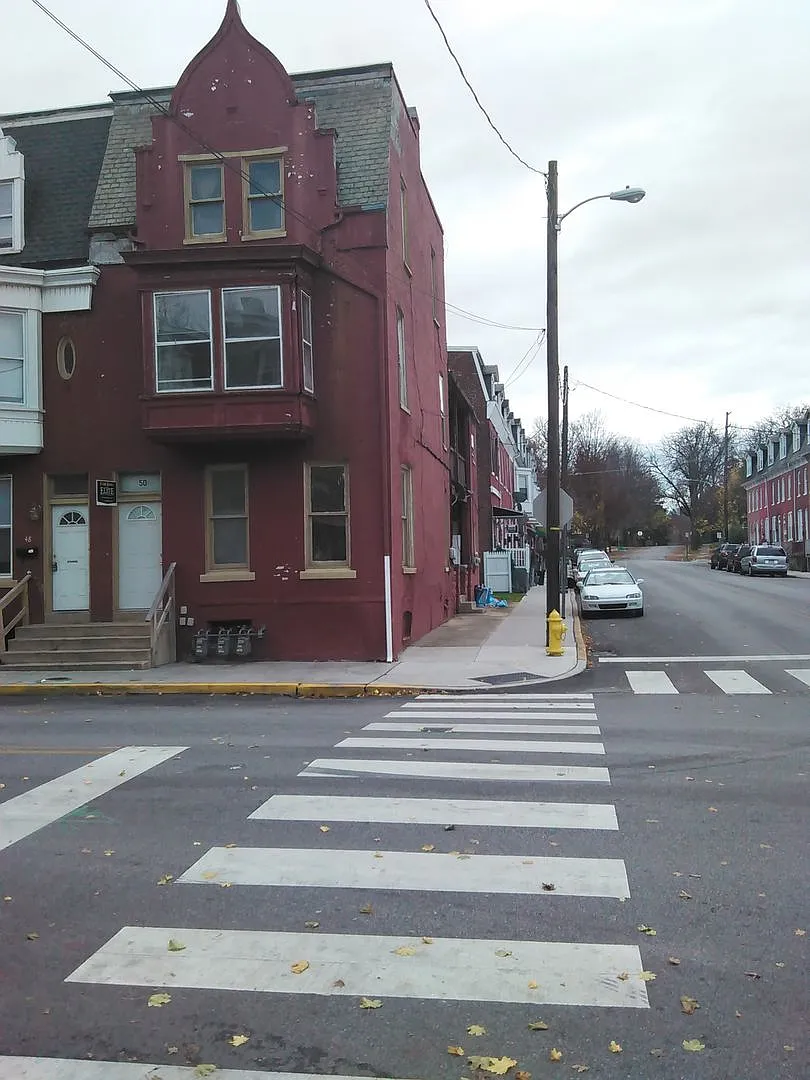 3rd Floor 1 Bedroom Near York College — Photo 1