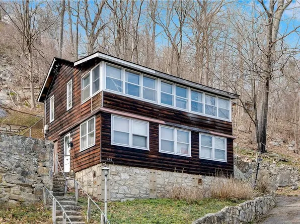 288 Lake Drive, Lake Peekskill, NY 10537