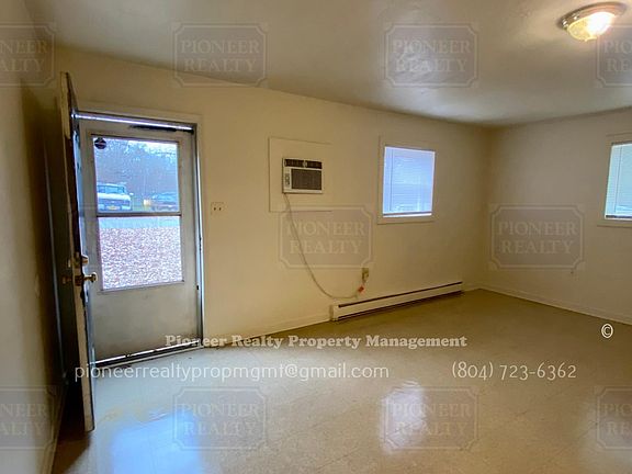 3rd image of 8935 Germont Ave #1