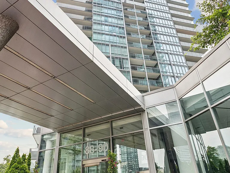 90 Park Lawn Rd #Penthouse 3101 — Photo 2